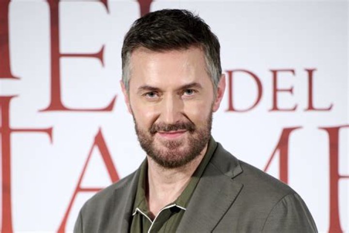 Who is Richard Armitage Dating Now